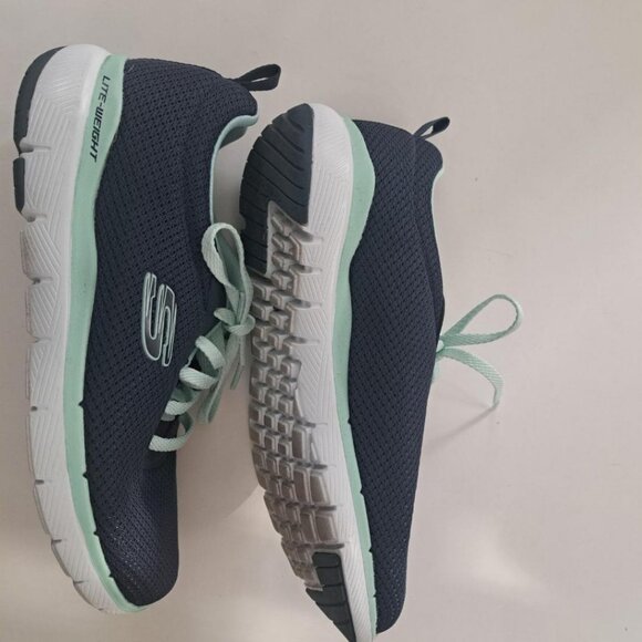 Air Cooled Memory Foam sketchers running shoes size 6.5 women navy teal - Picture 3 of 7